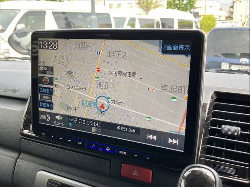 TOYOTA HIACE VAN