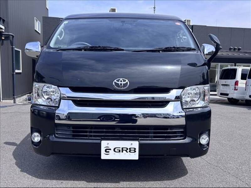 TOYOTA HIACE WAGON