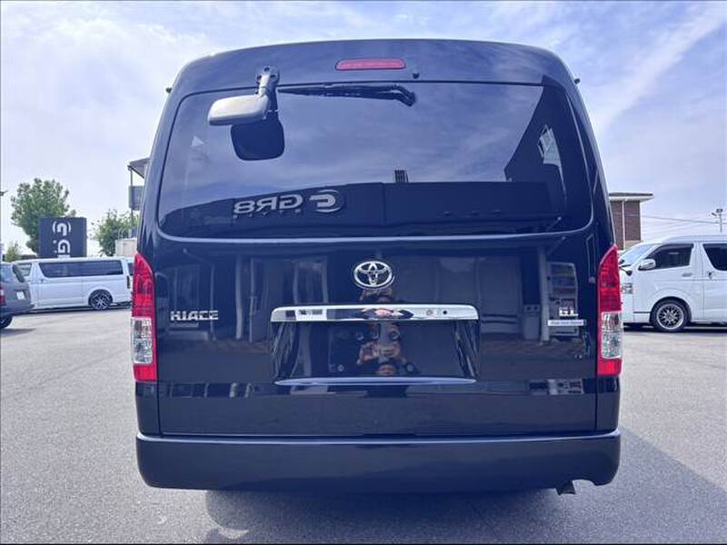 TOYOTA HIACE WAGON