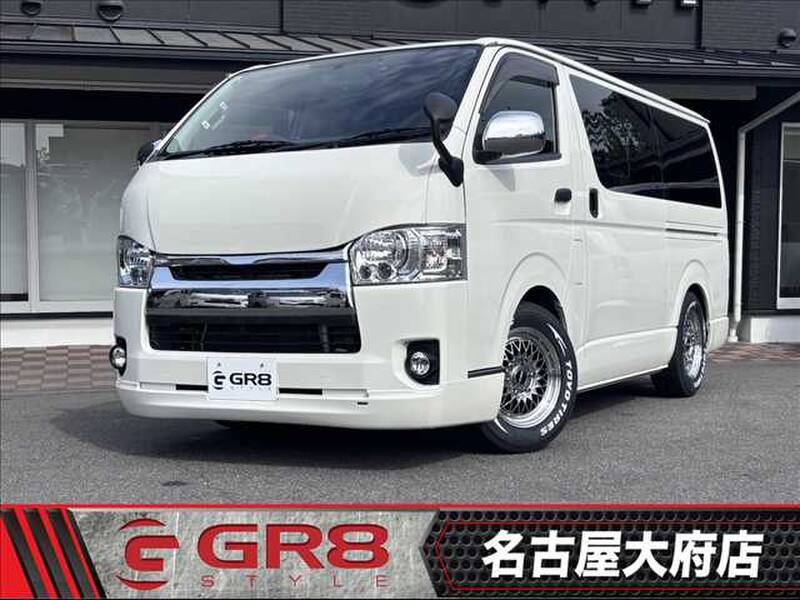 TOYOTA HIACE VAN