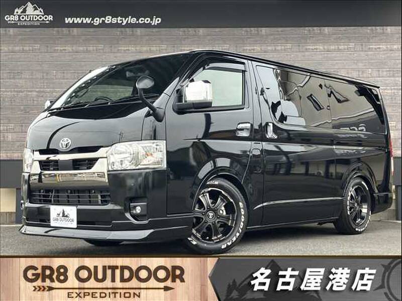 TOYOTA HIACE VAN