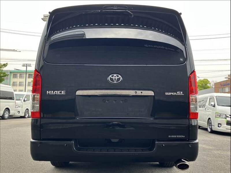 TOYOTA HIACE VAN