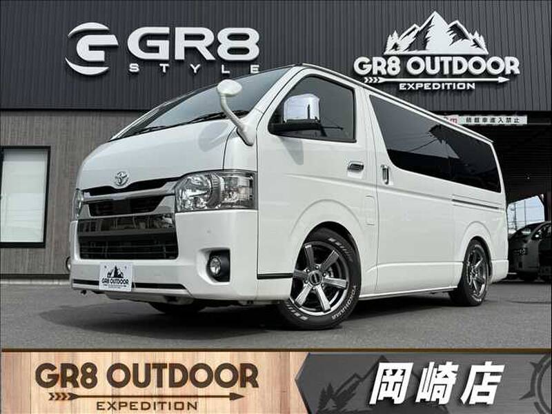 TOYOTA HIACE VAN