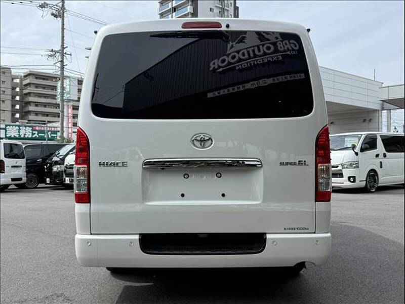TOYOTA HIACE VAN