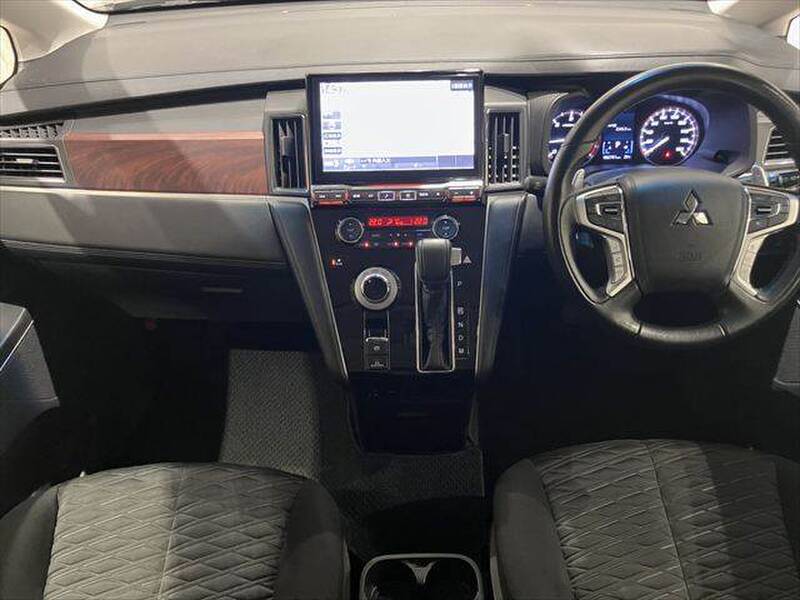 MITSUBISHI DELICA D5