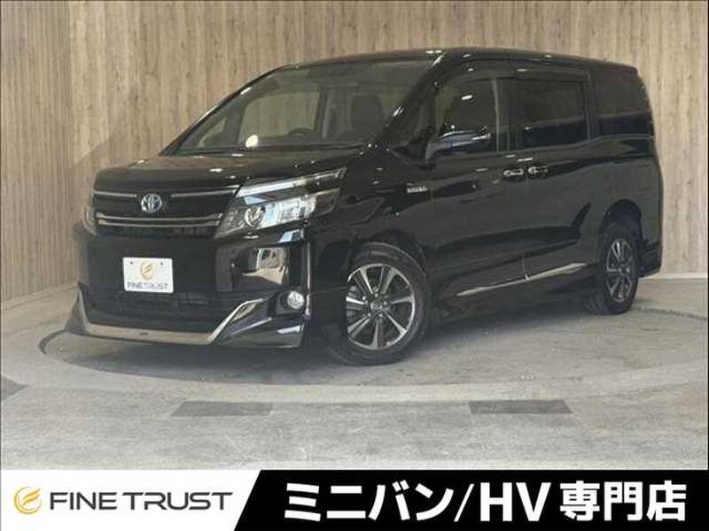 TOYOTA VOXY