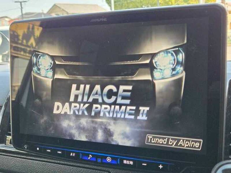 TOYOTA HIACE VAN