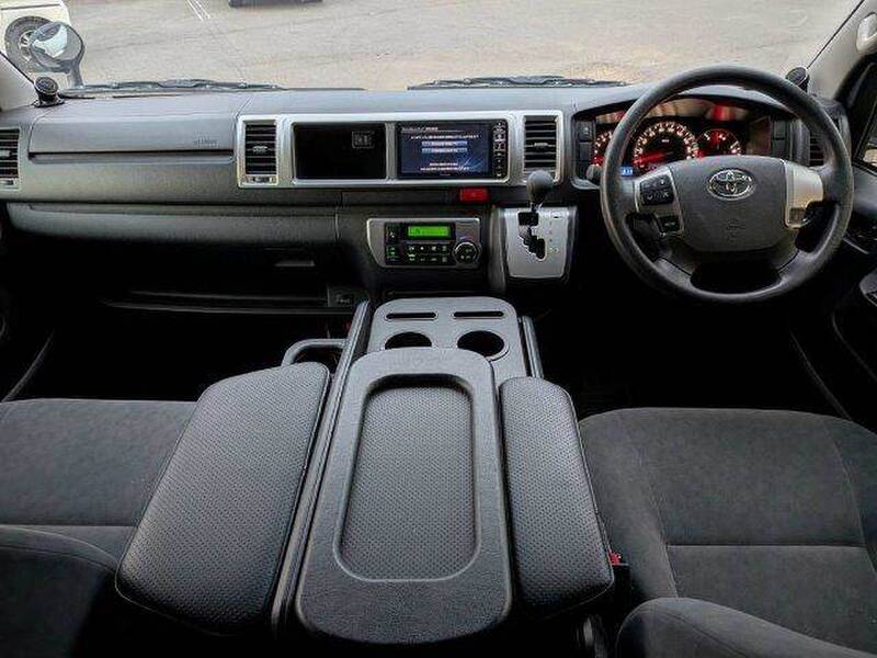 TOYOTA HIACE WAGON