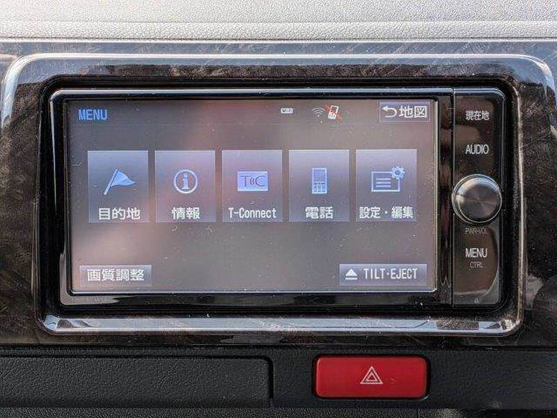 TOYOTA HIACE VAN
