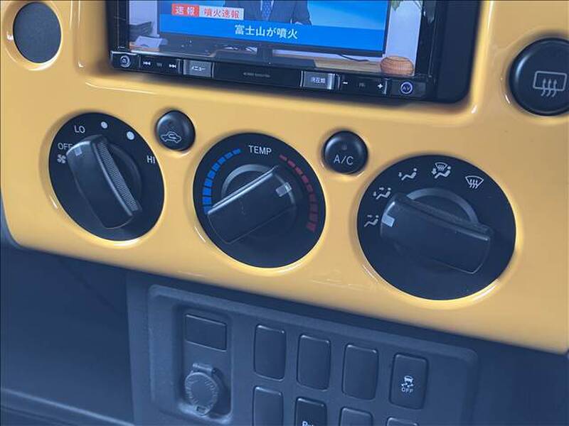 TOYOTA FJ CRUISER