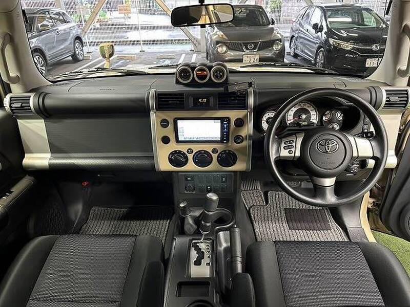 TOYOTA FJ CRUISER
