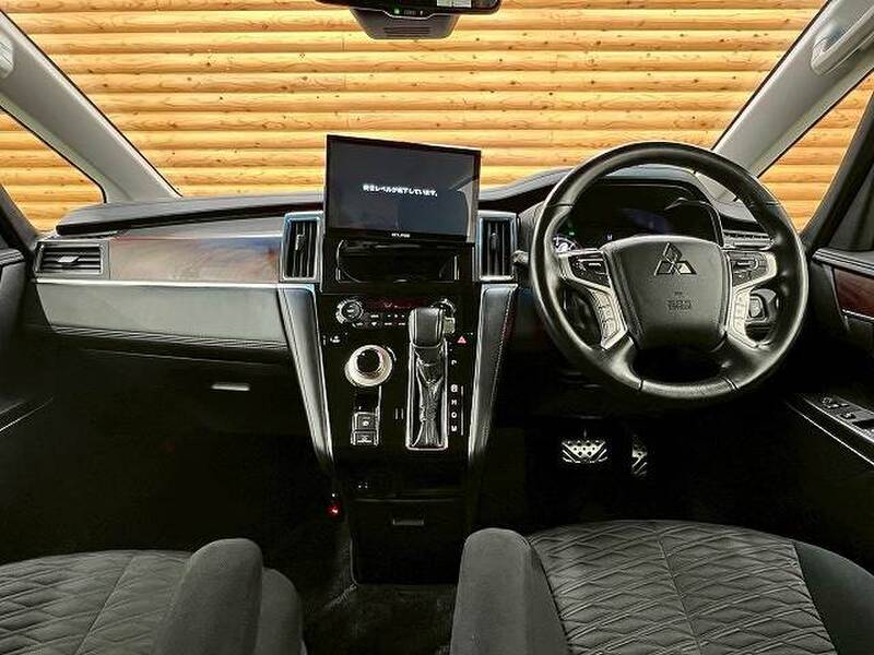 MITSUBISHI DELICA D5