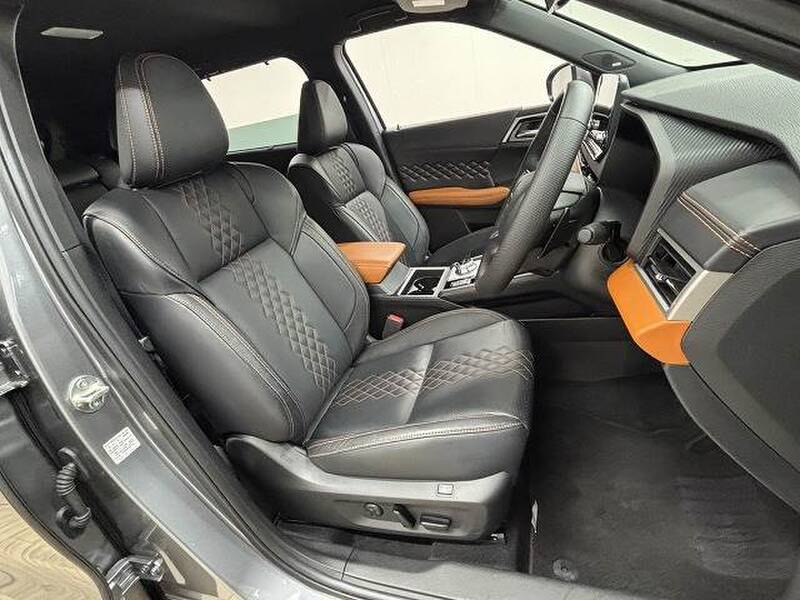 MITSUBISHI OUTLANDER PHV