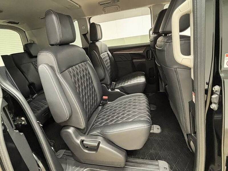 MITSUBISHI DELICA D5