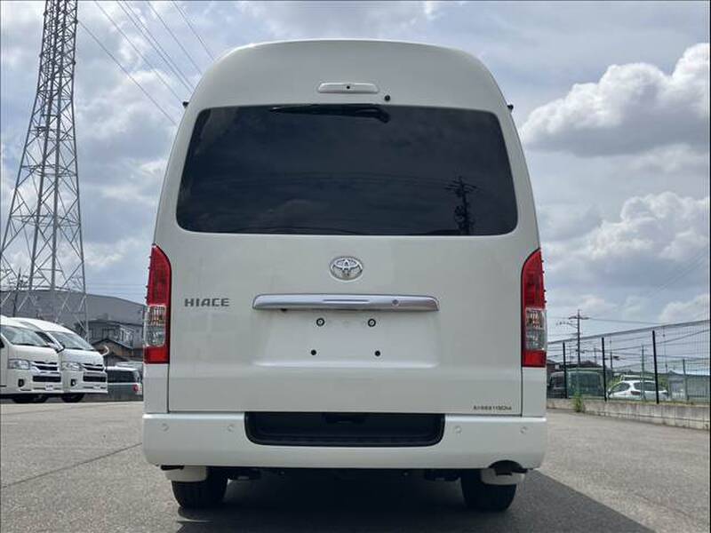TOYOTA HIACE VAN