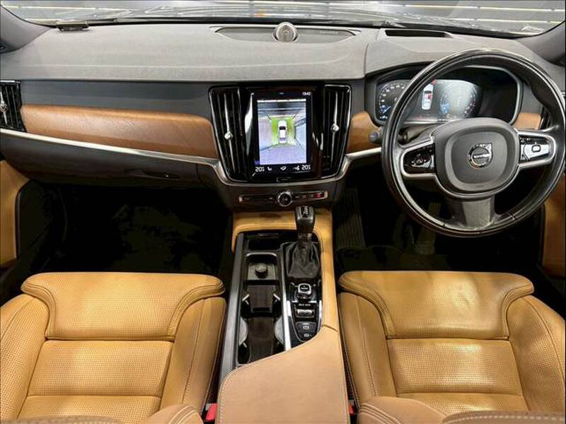VOLVO S90
