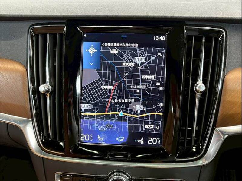 VOLVO S90