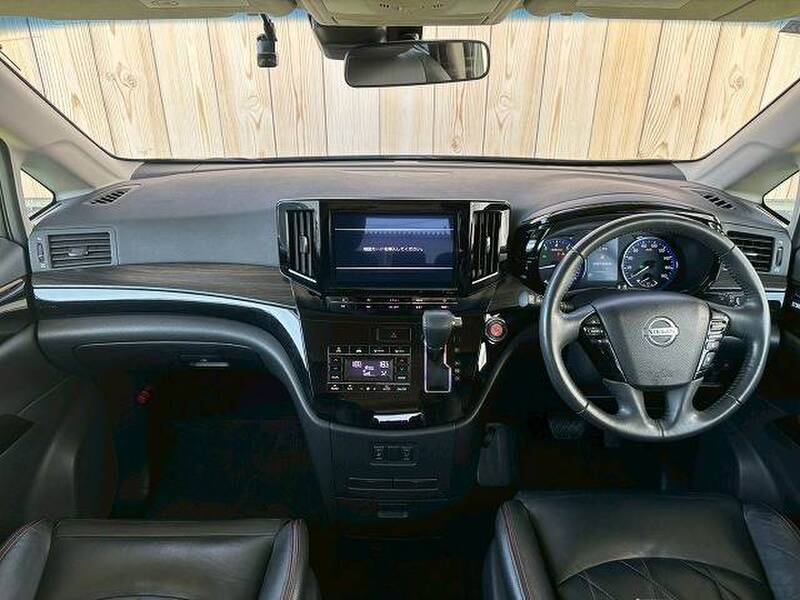NISSAN ELGRAND