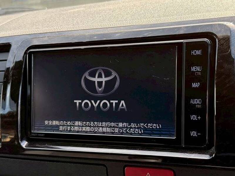 TOYOTA HIACE VAN