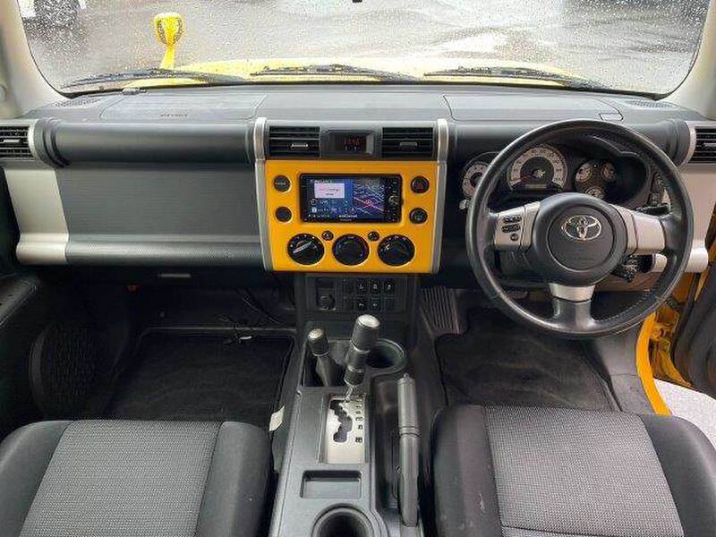 TOYOTA FJ CRUISER