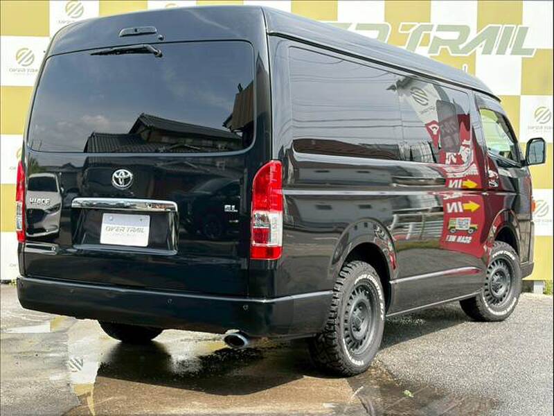 TOYOTA HIACE WAGON
