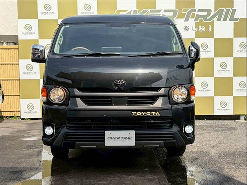 TOYOTA HIACE WAGON