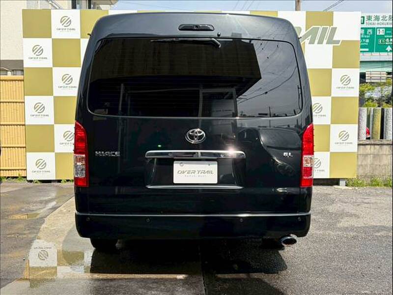 TOYOTA HIACE WAGON