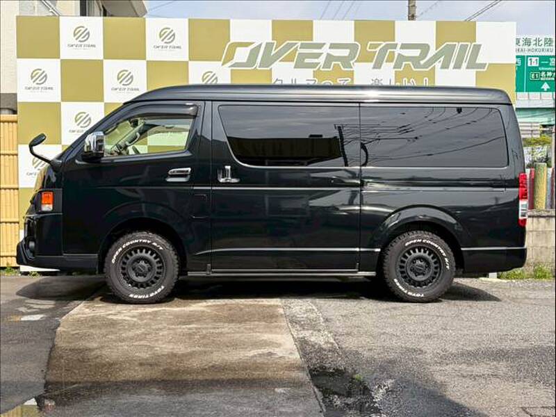 TOYOTA HIACE WAGON