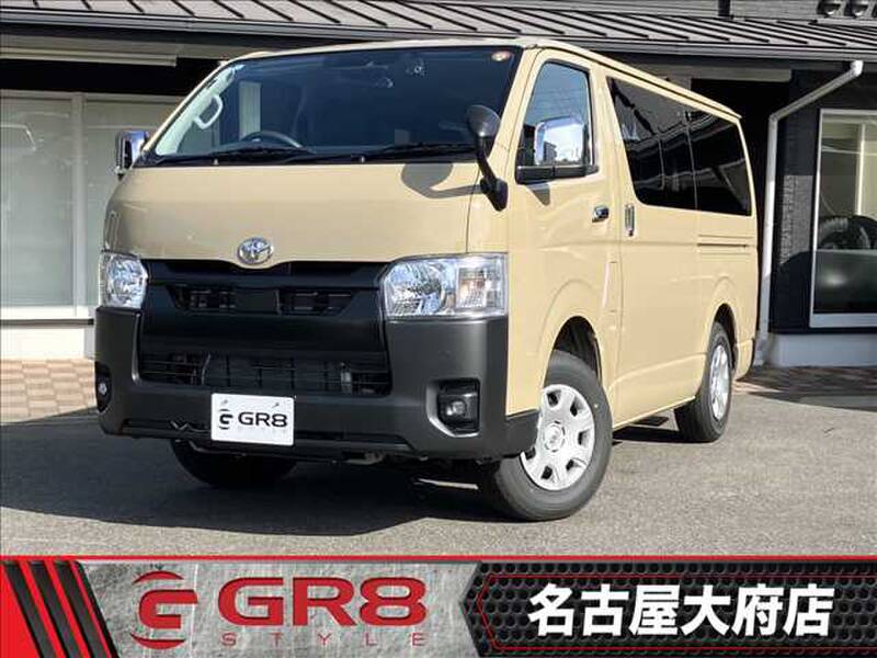 TOYOTA HIACE VAN
