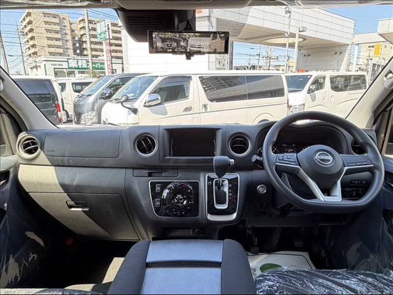 NISSAN CARAVAN VAN (URVAN)