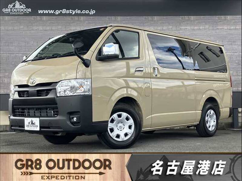 TOYOTA HIACE VAN