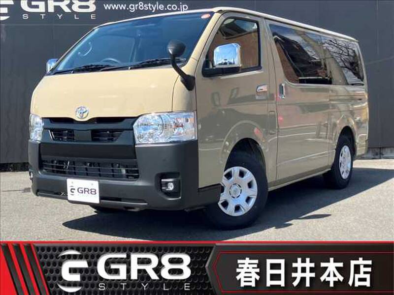 TOYOTA HIACE VAN