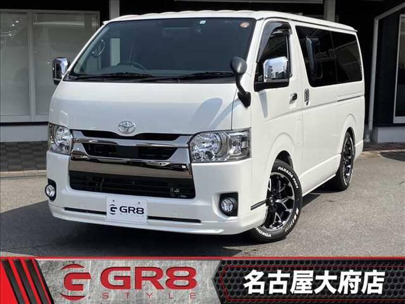TOYOTA HIACE VAN