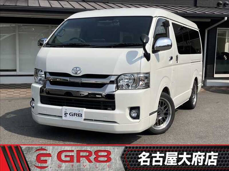 TOYOTA HIACE VAN