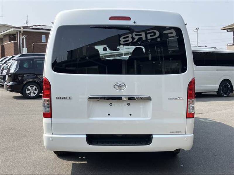 TOYOTA HIACE VAN
