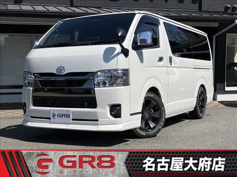 TOYOTA HIACE VAN