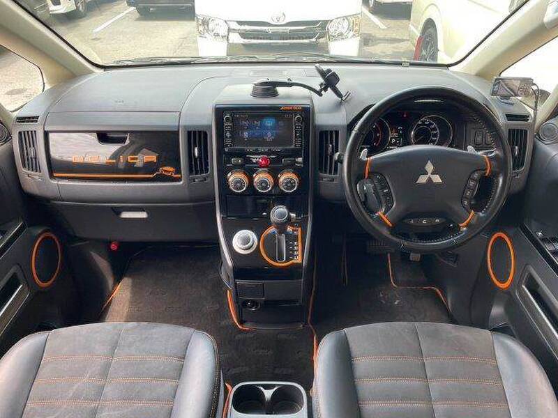 MITSUBISHI DELICA D5