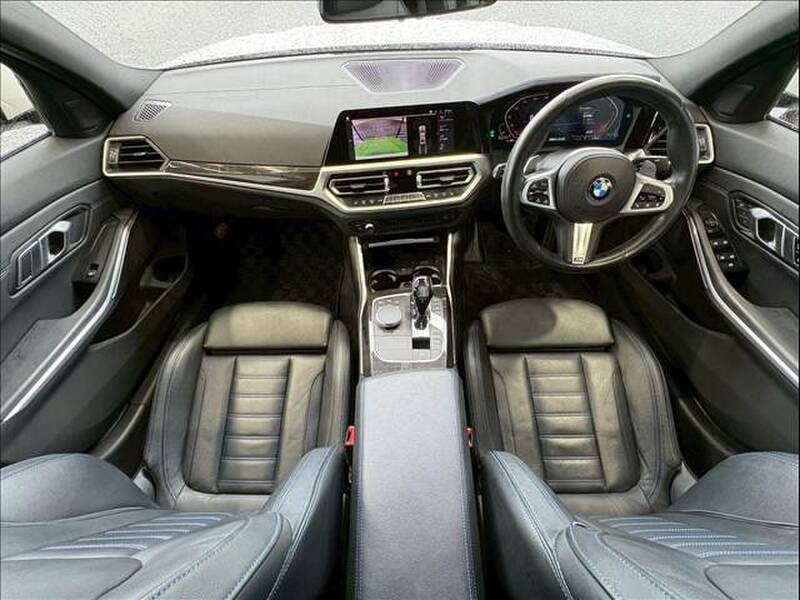 BMW 3 SERIES