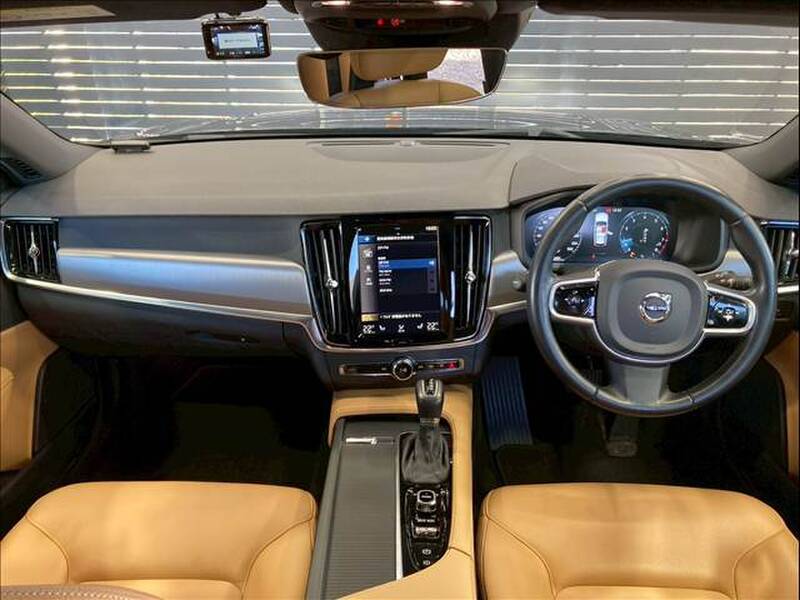 VOLVO V90
